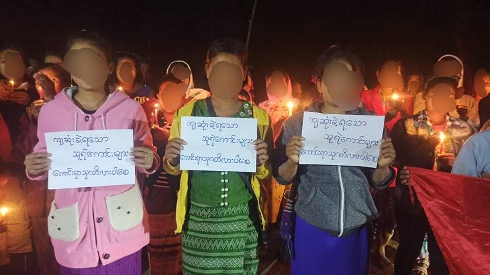 Khithitofficial's tweet photo. PDFတပ်ဖွဲ့ဝင်တချို့၏လုံခြုံ​ရေးယူ​ပေးမှုဖြင့်ပုလဲမြို့နယ်တွင် စစ်အာဏာရှင်ချေမှုန်း​ရေး ညသပိတ် ချီတက်သပိတ်​မှောက်ကြသည်။
စစ်ကိုင်းတိုင်း၊ပုလဲမြို့နယ်တွင်လေကြောင်းဖြင့်တိုက်ခိုက်မှု ၃ကြိမ်ရှိနေပြီဖြစ်​သော်လည်းပုလဲပြည်သူလူထုသည်စစ်တပ်ကို ကြံ့ကြံ့ခံရပ်တည်ဆန့်ကျင်သပိတ်​မှောက်​နေကြသည်။ https://t.co/8ATWSycWNL