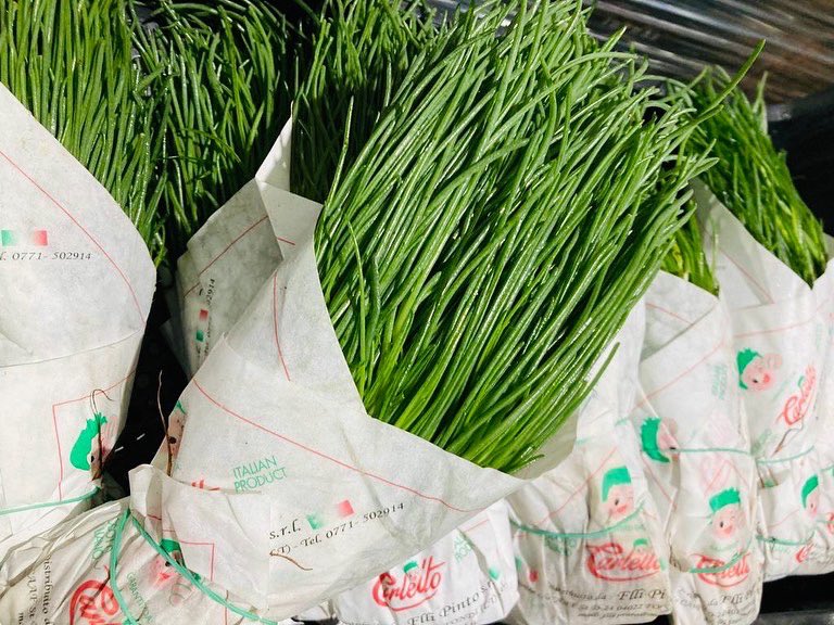 We have have had some beautiful trevise lettuce and monksbeard in this morning from Italy. #inseason #treviselettuce #monksbeard