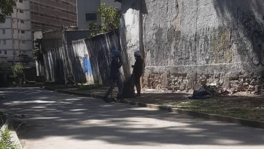 Supra_Ccs's tweet photo. De esta manera realizamos este viernes 14 de enero, una jornada de limpieza especial en Paseo Anauco.

#SupraNoSeDetiene https://t.co/gqmWvWzC3q