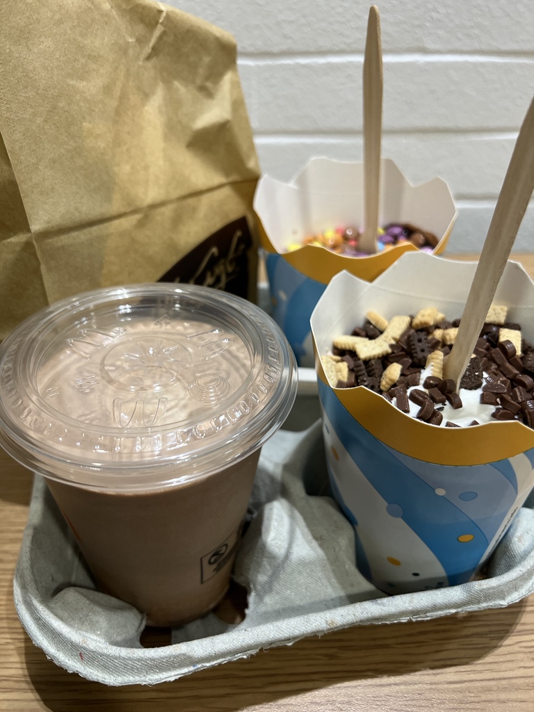 InsideXboxDE's tweet photo. Weil es gestern so schön war, diesmal ein #Milchshake Schoko 😛 @Blaze2be https://t.co/Dk6il3inlZ