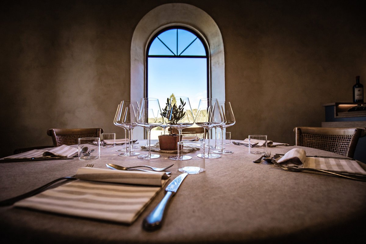 Sul finire del 2021 è partito il progetto enogastronomico del #ristorante #Terraforte di Castello del <a href="/terriccio/">Castello Terriccio</a> che vede lo #chef #CristianoTomei ad incrociare la sua solida cucina con i vini dell’azienda di #CastellinaMarittima, winenews.it/it/terraforte-…