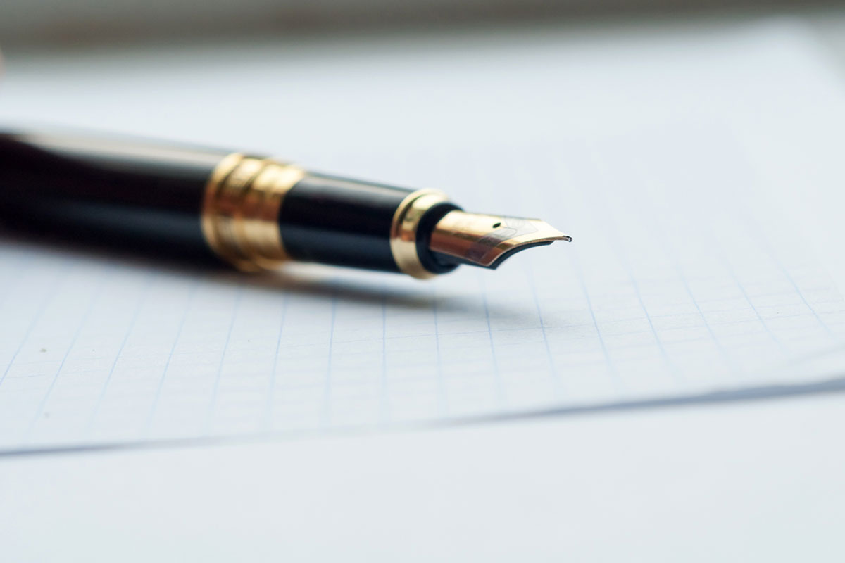 Nous avons la grande tristesse de vous faire part de la disparition de Jacques Dupichot, professeur émérite et grande figure de <a href="/DroitUPEC/">Faculté de Droit</a>, au sein de laquelle il a longtemps enseigné et au rayonnement de laquelle il a grandement contribué. 
👉bit.ly/3FtmKjy