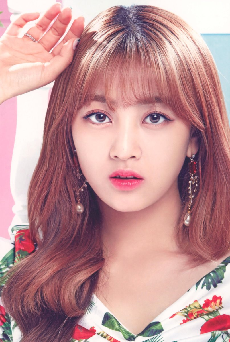 Джихе из twice. Twice Jihyo. Твайс пак Чжихе. Чжихё twice. Пак Чжихё twice.