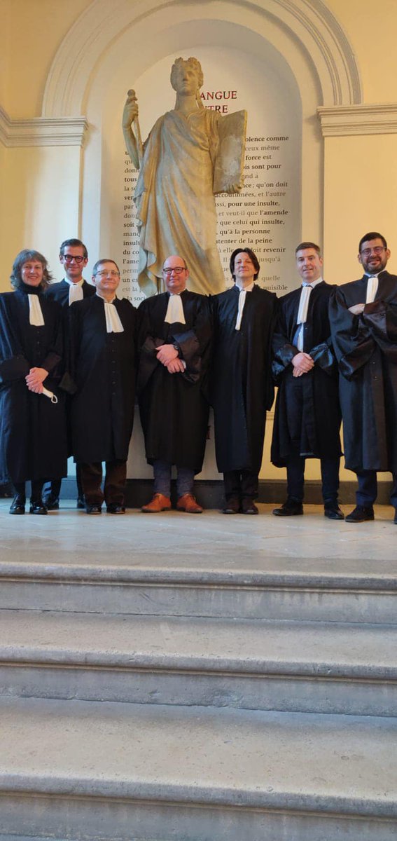 AvocatCompiegne's tweet photo. On partage la photo de nos amis de @BarreauSenlis avec les Bâtonniers du ressort de la Cour d'appel d'AMIENS prise lors de la rentrée solennelle de ce jour. Et on vous présente notre nouveau Bâtonnier G. Ferreira à droite. 👋👋👋 @AlainCockenpot @avocatsamiens https://t.co/KZB88FUl8d