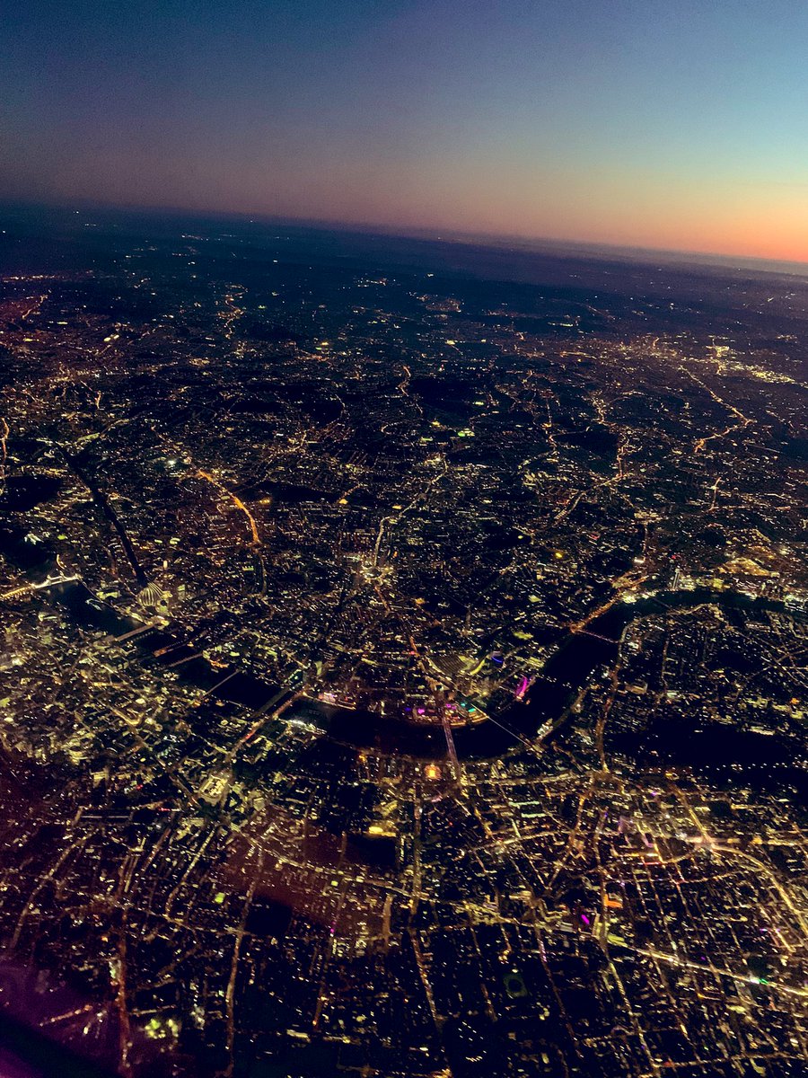 TimmyKernow's tweet photo. Taking over over the city on a clear day is a treat! #IST bound on #BA680 (probably not helping the high air pollution over London today) https://t.co/9PYb1DJDii