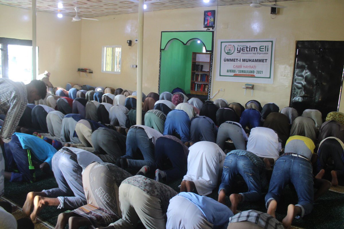 Avrupa_Yetimeli's tweet photo. Afrika'nın doğusu Somaliland'da inşaa ettiğimiz "Ümmet-i Muhammet" camiisinin açılışını hayırseverlerimizin destekleriyle gerçekleştirdik. 

İslam ümmetine hayırlara vesile olmasını niyaz ederiz❤️ https://t.co/qyJQ18zHnx