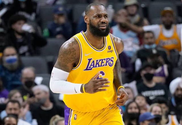 LakersNation's tweet photo. LeBron James and Frank Vogel continue to emphasize they’re not concerned about the 37-year-old’s workload.
https://t.co/hZutdayzB4 https://t.co/Rl7Op3wNVu