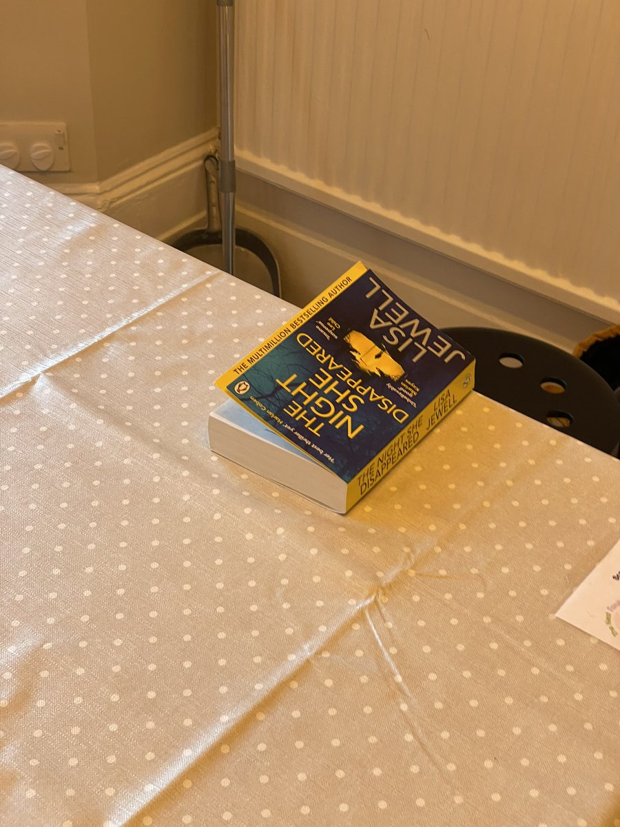 Spotted @lisajewelluk’s #TheNightSheDisappeared on the table at the cafe/play area we were at after kids yoga and had a lovely chat with the lady who’d just finished it. She’s really excited for #TheFamilyRemains and didn’t know that it was in the making! Book people are the best