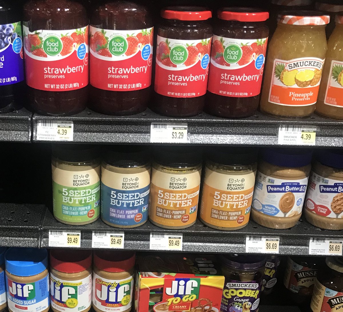 BtEquator's tweet photo. Spotted at Robert Fresh Market https://t.co/2fOAbGGYlC