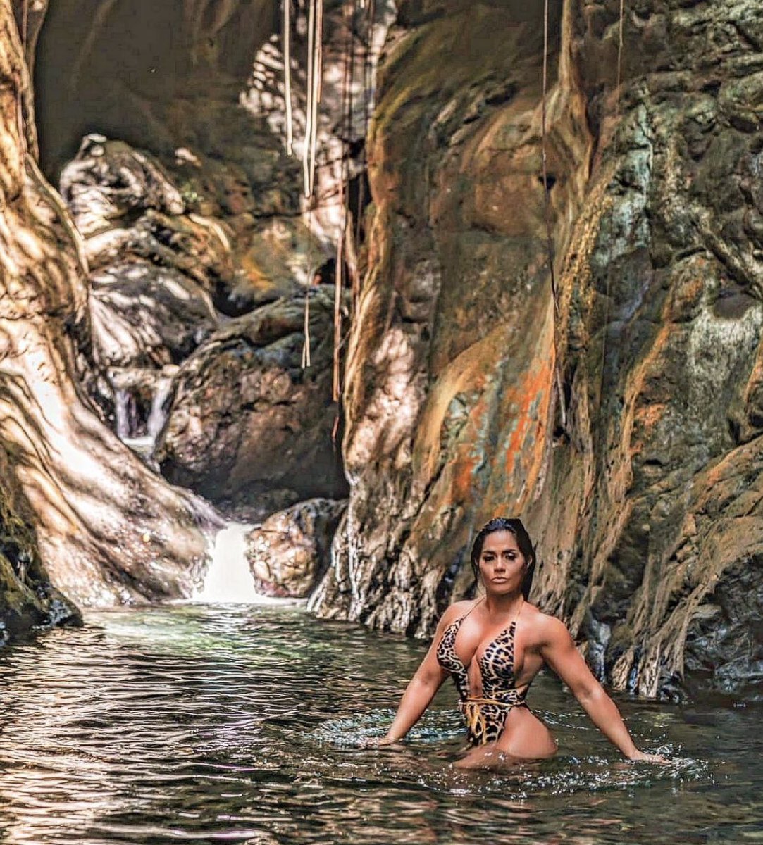 maripilyrivera's tweet photo. Cuando empecé a realmente a quererme, me libere de todo lo q no era sano para mi. 🥀 Me aleje de personas, lugares, situaciones y sobre todo de aquello q siempre me hundía. 🌹Al principio lo llame egoísmo, pero hoy se que es amor propio.
El Charco La Iglesia en San Germán, PR. 🇵🇷 https://t.co/go1FJyY3KG
