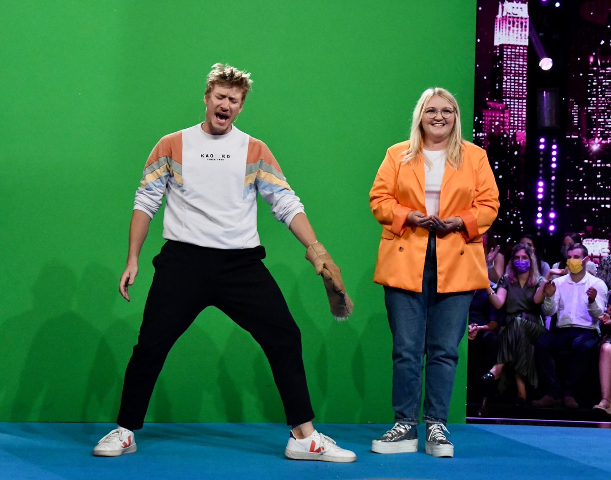 🚨 #VTEP INEDIT 🚨
A tout à l'heure, juste après #NinjaWarrior sur <a href="/TF1/">TF1</a>, pour 1h30 de fous rires avec <a href="/LolaDubini/">Lola Dubini</a> <a href="/CelineGroussard/">Céline Groussard</a> #GeremyCredeville <a href="/patrickchanfray/">Patrick Chanfray</a> <a href="/VincentPIGUET1/">Chenille School Academy</a> <a href="/jovanysurscene/">jovany</a> et notre magicien #AntoineLeroux 💃🕺