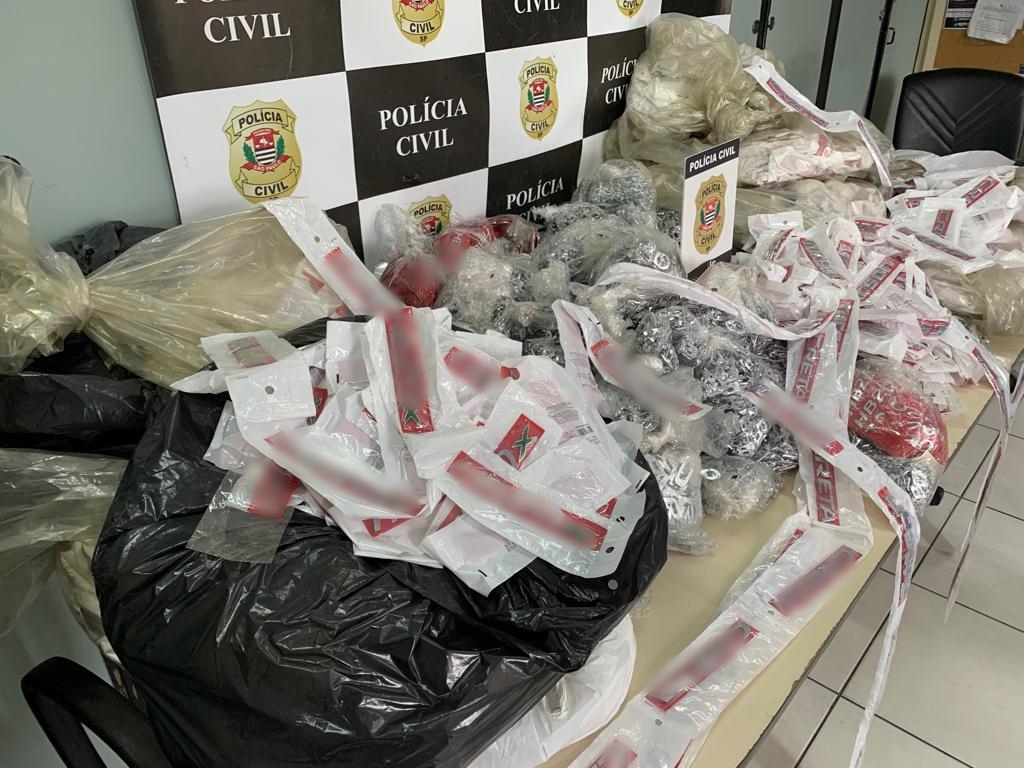 Policia_Civil's tweet photo. Deic apreende cerca de 408 mil itens falsificados na Capital e no ABC
https://t.co/OwjKNXxOSK
#deic #investigacao #policiajudiciaria #policiacivil #pcsp #distritopolicial https://t.co/soinJqFZEN