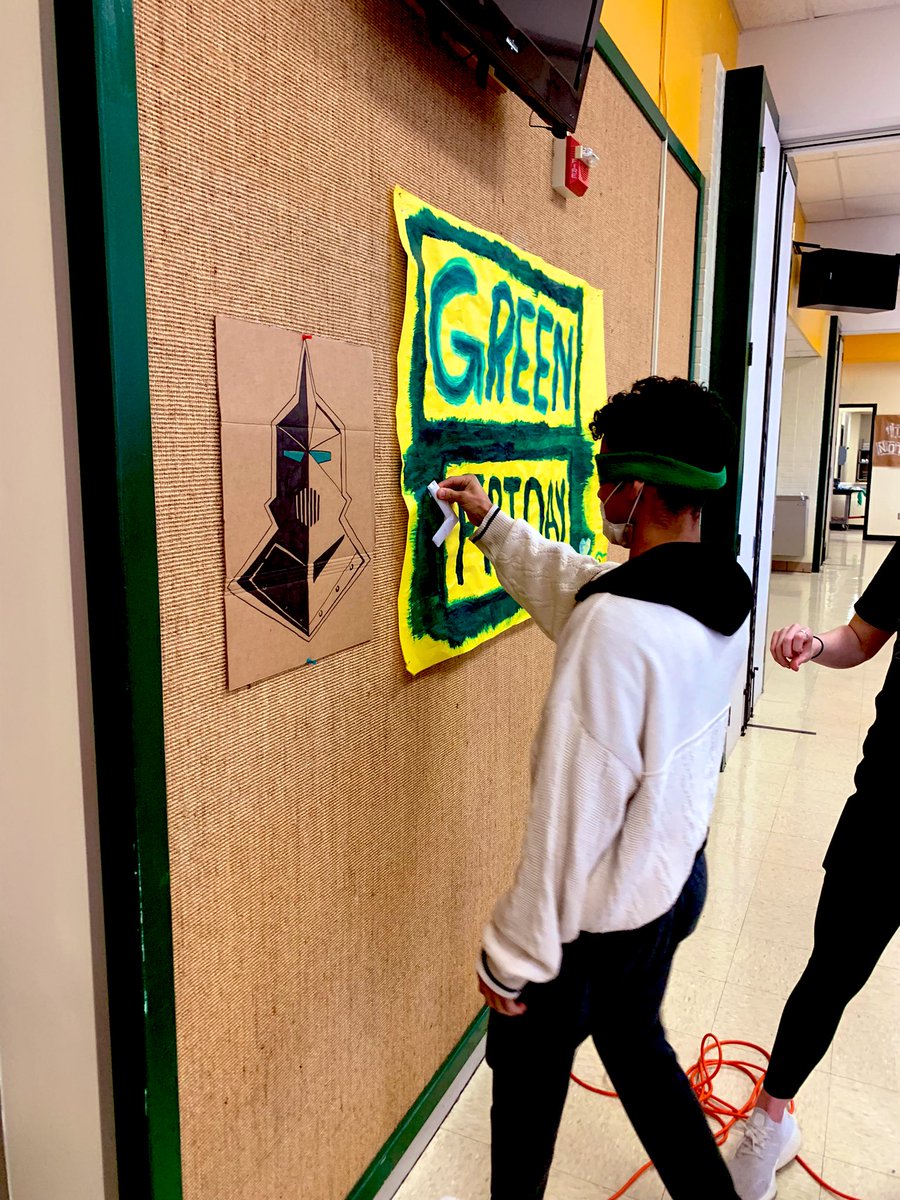 southksms's tweet photo. Green Friday 🤑 https://t.co/ZRoq9iJMhO