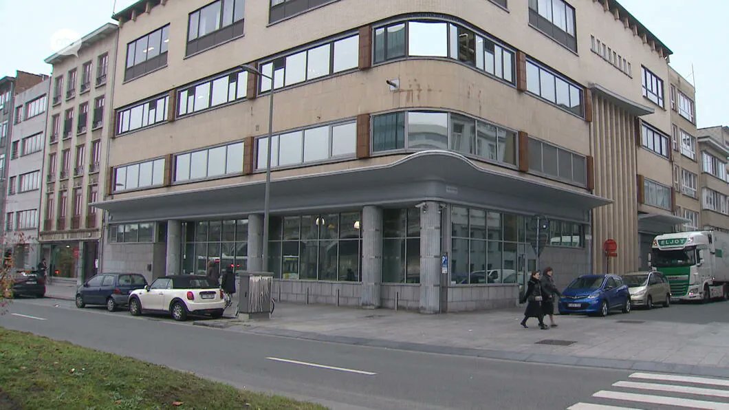 atvbe's tweet image. Fel gecontesteerde goudraffinaderij mag nog maximaal drie jaar blijven in Joodse wijk. buff.ly/3foQEuR #atvnieuws #valuetrading