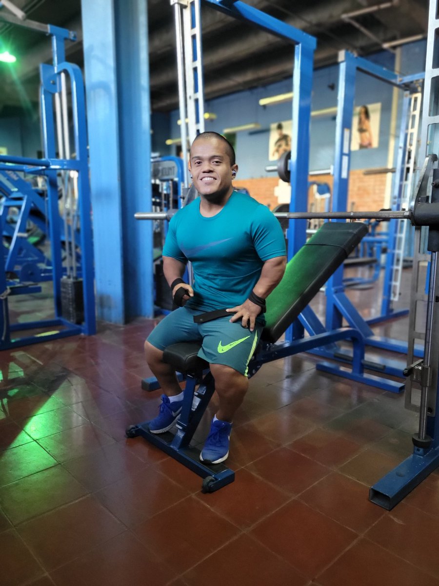 herbertaceitun1's tweet photo. Gracias a Dios finalizando entreno semanal y seguimos en la preparación del nuevo reto 👊
#Indes #coaspae #nutrefitnes #Copesa #Parapowerlifting #workout #Sosmiangeldesdeelcielo ❤️ https://t.co/hugLT0pbC6