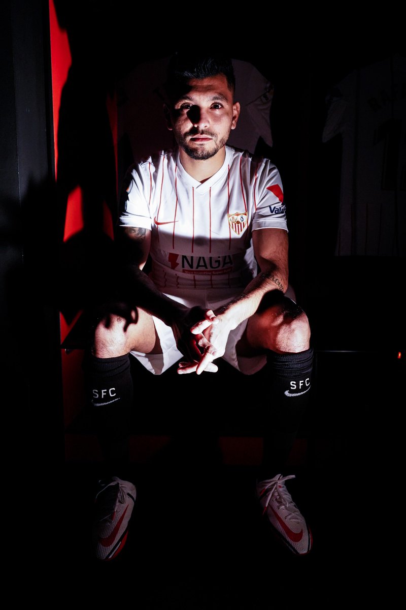 SevillaFC's tweet photo. 𝐍𝐮𝐞𝐬𝐭𝐫𝐨 9⃣👑 🇲🇽 

#WeareSevilla #NuncaTeRindas https://t.co/njYYbtQS0L