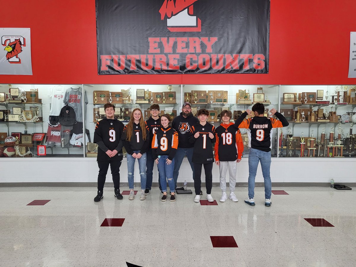 MrJJMartinCSCC's tweet photo. Students and teacher from @TriadDECA showing our support for @Bengals.  #ShowYourStripes #WhoDey https://t.co/3EoT4IuAa9 https://t.co/XkQIlDjRYT