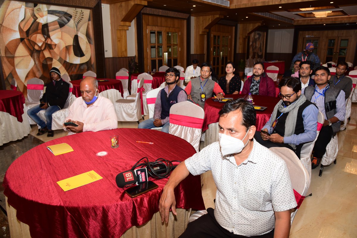 KoraputLitFest's tweet photo. THE AUDIENCE
------------
4th KORAPUT LITERARY FESTIVAL
Organised by Odia Media Private Limited
Publishing partner @peninbooks 
Festival director @AuthorSubhransu 
26 December 2021 https://t.co/5Mcydy5vKu