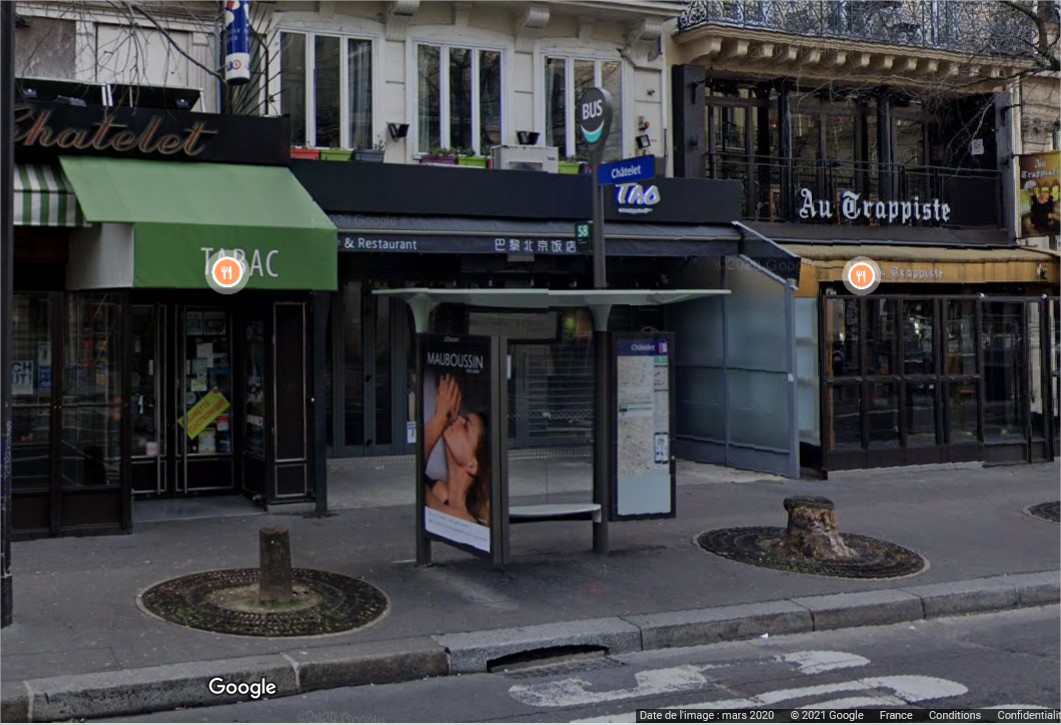 JCQDSE's tweet photo. Remplacement des arbres à Paris. 

Exemple à Châtelet :

- 2017 : un arbre abattu, à droite de l'arrêt de bus.
- 2020 : trois ans plus tard, a-t-il été replanté ? 
Non. Mais l'arbre à gauche a lui aussi été abattu. 

#saccageparis https://t.co/jujsD5RFiI