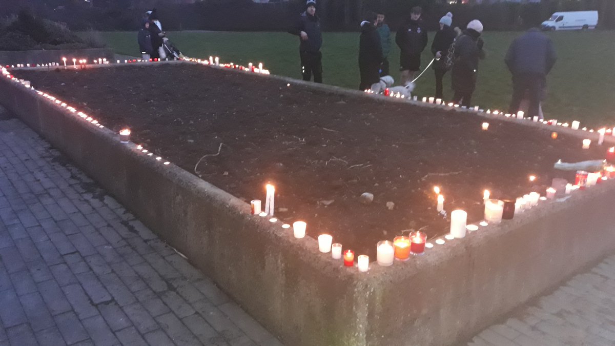 byrnedermot's tweet photo. Great show of solidarity for Ashling and her family in Tullamore this evening https://t.co/9kMmBgEFrq