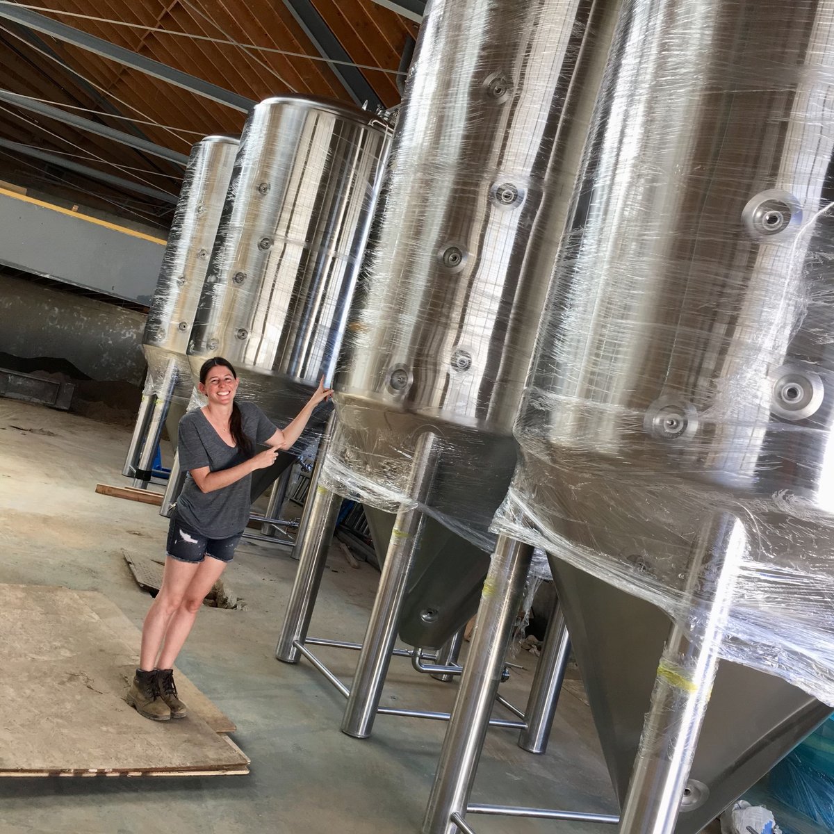 trademarkbrew's tweet photo. #ThrowbackThursday to that crazy day in 2018(!) when our tanks first arrived. One of the many "holy crap" moments - we're just so happy to be here!
What was your first TMb beer?
#trademarkbrewing #labrewers #LAbeer #longbeach #longbeachbeer #craftbeerlb #tbt https://t.co/J3B1lN0qdo