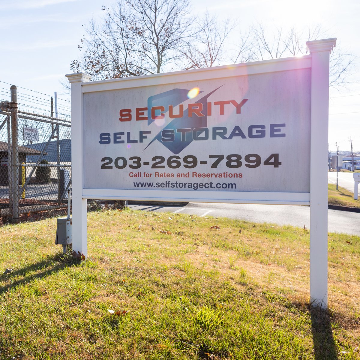 SecuritySelfSt1's tweet image. Around here, you can always expect competitive prices, top-notch service, and a commitment to keeping your items safe.  #SecuritySelfStorage #SelfStorage #Storage #StorageUnits #WallingfordCT #Wallingford