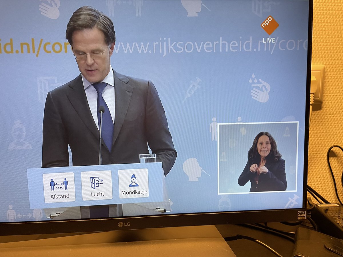 Ik vind de Tolk Nederlandse Gebarentaal op deze manier veel beter! #persconferentie #persco
