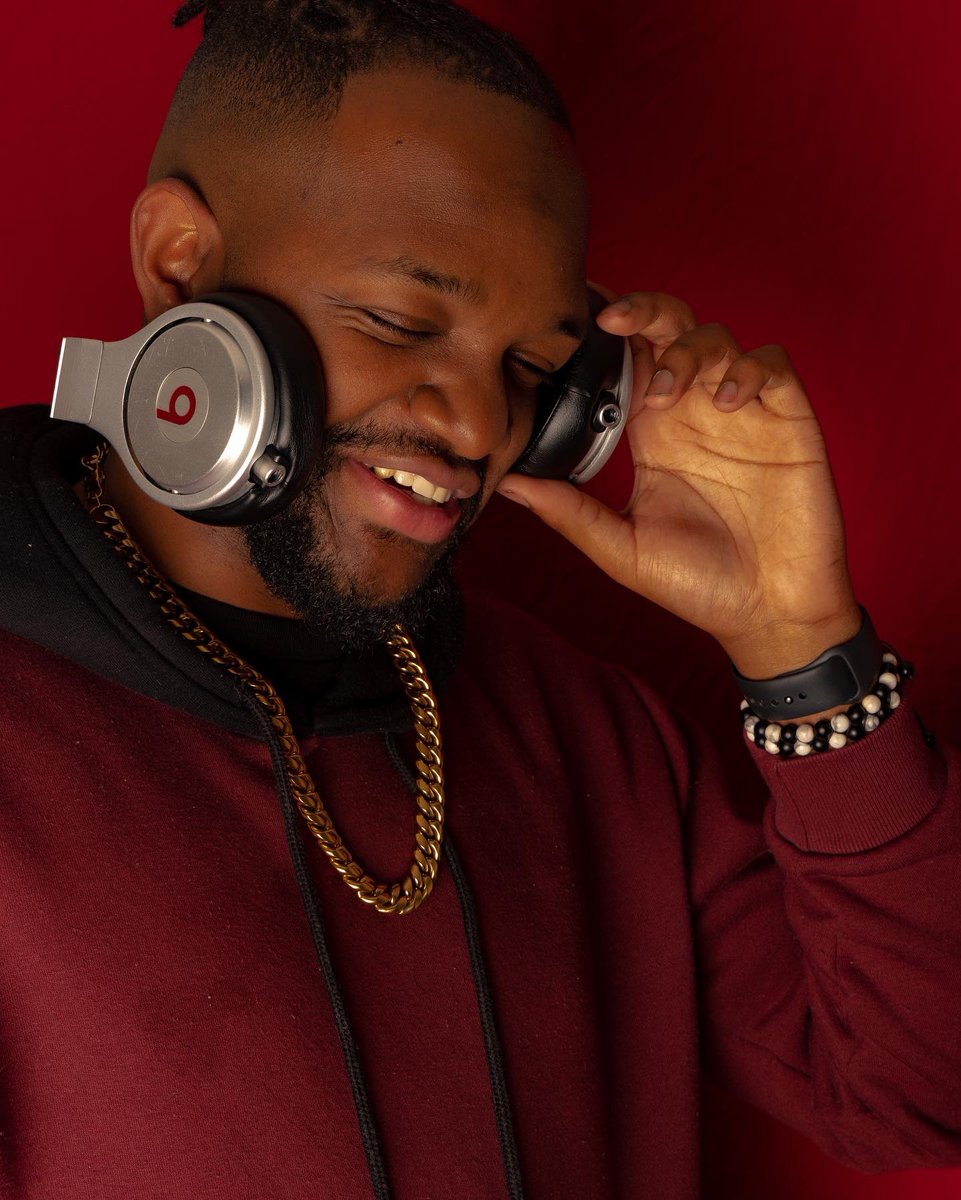 iHeartAmnesia's tweet photo. I could tell you how music saved my life in so many ways. It’s not just a vibe, I am the vibe 😌 #TheVibeOfTheSouth #DJAmnesia #TuskegeeUniversity #MartinisOnBroadway #SoulInn https://t.co/akA5QYBvfR