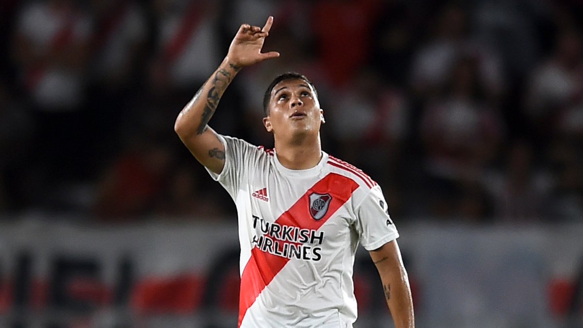 yellowredwall's tweet photo. #YTW🦁
Juan Fernando Quintero bir basın toplantısında River Plate döndüğünü doğruladı. Oyuncu ayrıca Flamengo ve Orlando City'nin de hedefiydi.
Oyuncu Arjantin kulübüyle önümüzdeki hafta sözleşme imzalayacak.
🖇 @futebol_pontual https://t.co/WCbvZEmV8d