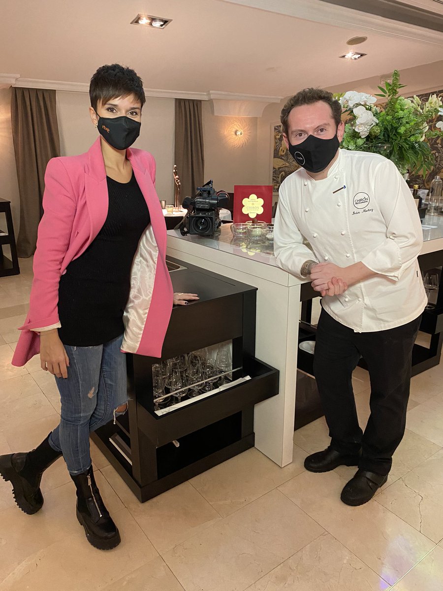 Hoy en <a href="/EDirectoTVE/">España Directo</a> cocinamos con los que parten el bacalao (en todos los sentidos) <a href="/RChiron/">Restaurante Chirón</a> <a href="/IvanChiron/">Iván Muñoz</a> #EstrellaMichelin