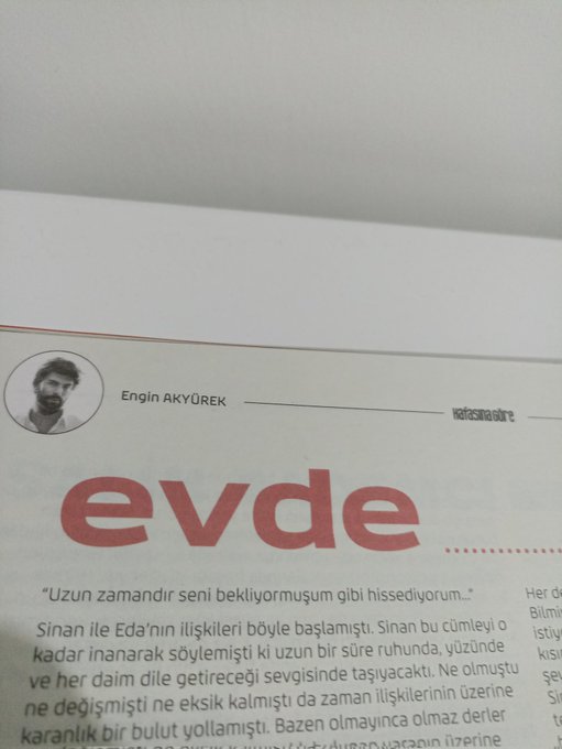 Kmarina88Marina's tweet image. EVDE  #EnginAkyürek #KafafinaGore @_kafasinagore #evde At home 🧐✍️📖📚📕