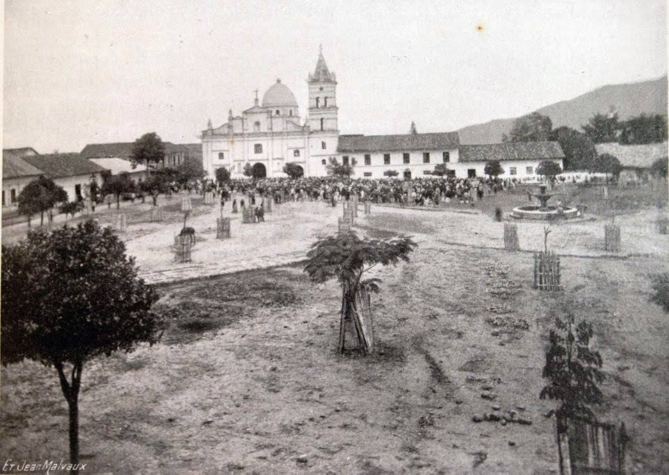 DeepSageApp's tweet photo. Plaza de Bolívar de Ibagué en 1912 #ViajeEnElTiempo 

Foto de Hernán Bernal https://t.co/7TyX0n09xd