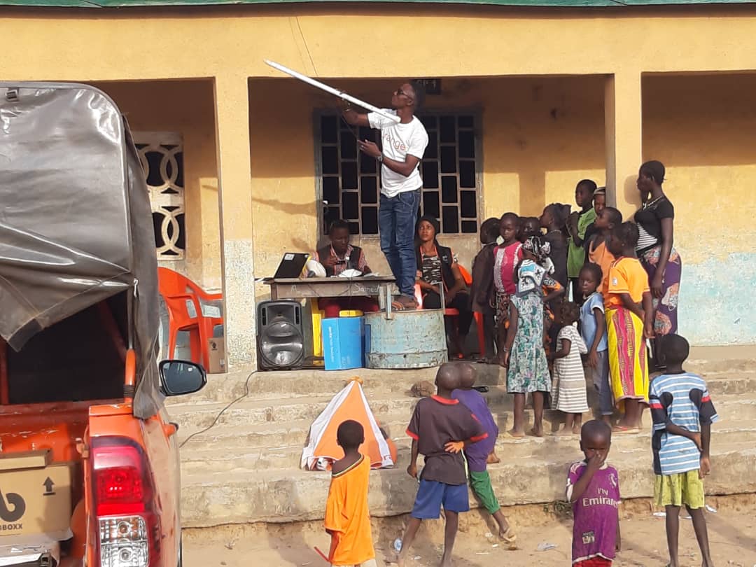 orangeguinee_gn's tweet photo. L'énergie verte accessible à tous, c’est possible grâce à #OrangeEnergie ! Retrouvez toutes les infos sur les kits et la souscription ici : https://t.co/qbVmOn1nm0
#ProgrammeCitoyen #OrangeRSE #OrangeVousAccompagne https://t.co/V4AZGxsvOm