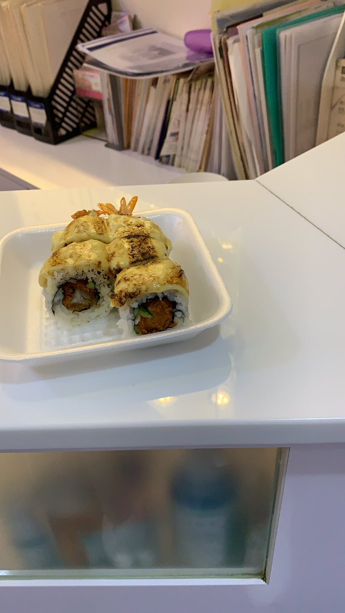 之前在試當真食外賣
Wilson 叫咗一間壽司店
芝士吉列炸蝦卷
第一次食覺得好好食呀
之後特登去葵涌廣場食
突然之間諗起佢又想食