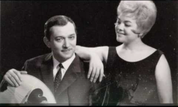 Όλοι το ίδιο είμαστε
σε τούτο το κοσμάκη
και όλοι έχουμε καρδιά
.......
#δικο_σας_συναδελφοι #ΜΕ_ΤΟΝ_ΚΥΡΙΑΚΟ