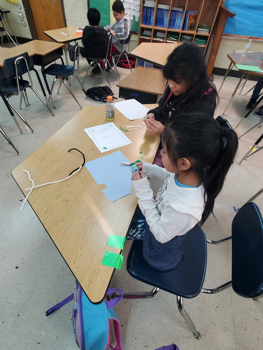 CPES_RCSTN's tweet image. STEAM club was challenged to use the engineering design process to build a dust pan and broom that could clean up a mess. 
#Tnloveslearning #wearercstn