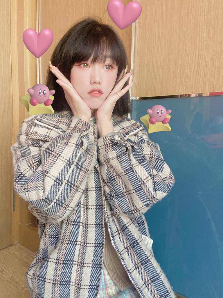 guoweiyao's tweet photo. 很显脸瘦哈哈哈哈哈！#跨性别女  #女装大佬 https://t.co/N1m4JZr3Vu