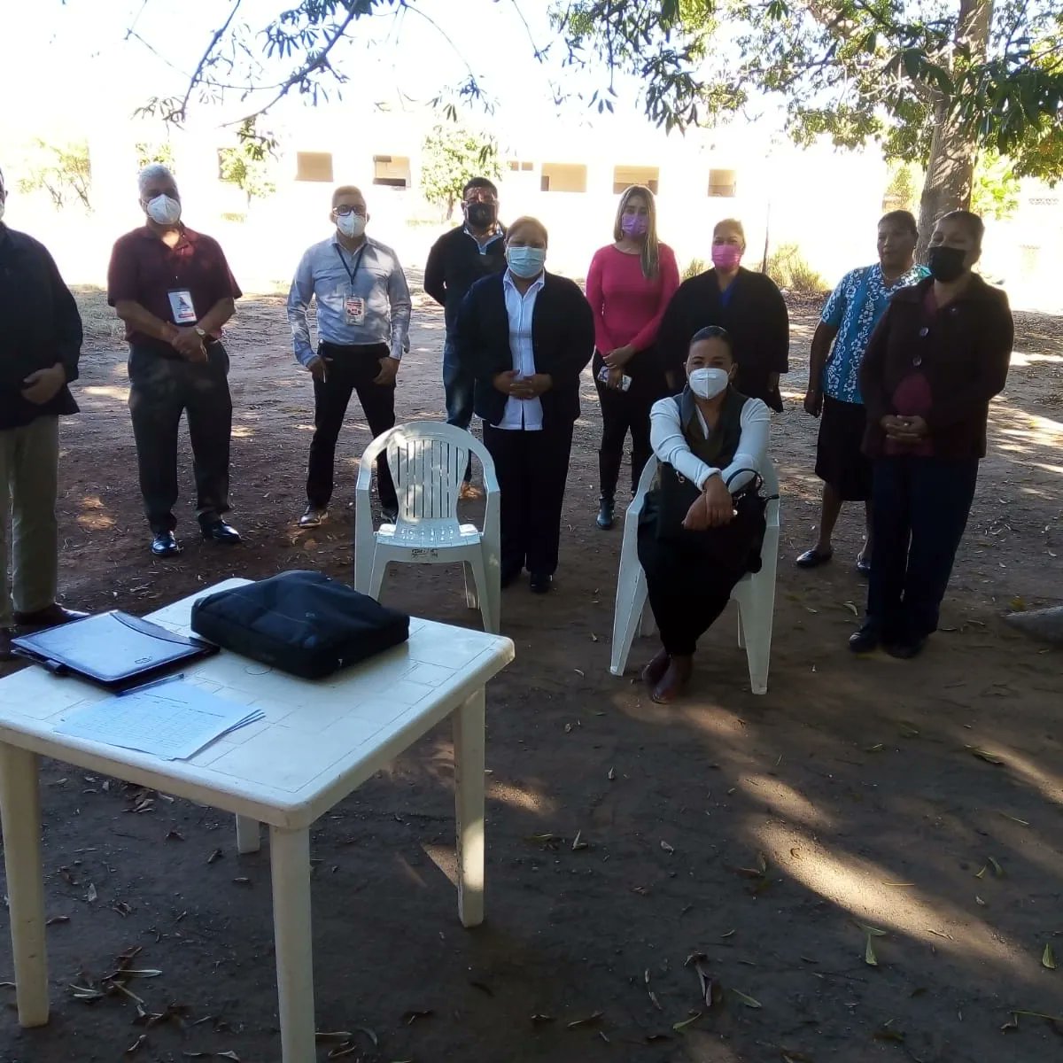 Personal de Salud realiza recorrido por los CSR de la Comunidad de #Vícam y #Pótam, con el fin de platicar con el personal de salud y así mismo abordar e identificar problemáticas y deficiencias que se presentan y sus posibles soluciones.
#SaludSonora
#TierraDeOportunidades.