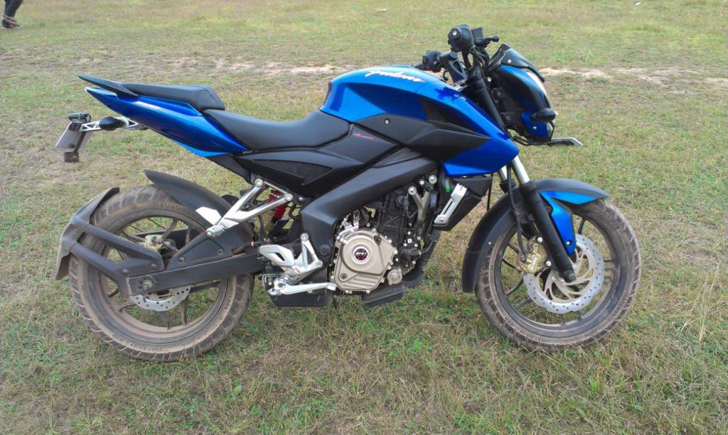 suhail96's tweet photo. 1/2 STOLEN!
My bike a blue pulsar ns200 (CG17KE1585) has been stolen last night frm our own flats’s “dedicated parking area” in naya raipur. Even though the gaurd was present. This is housing board colony(F2B 32 sector 27)@CG_Police @RaipurPoliceCG @PoliceRaipur @ChhattisgarhCMO https://t.co/KLYFNDa7IT