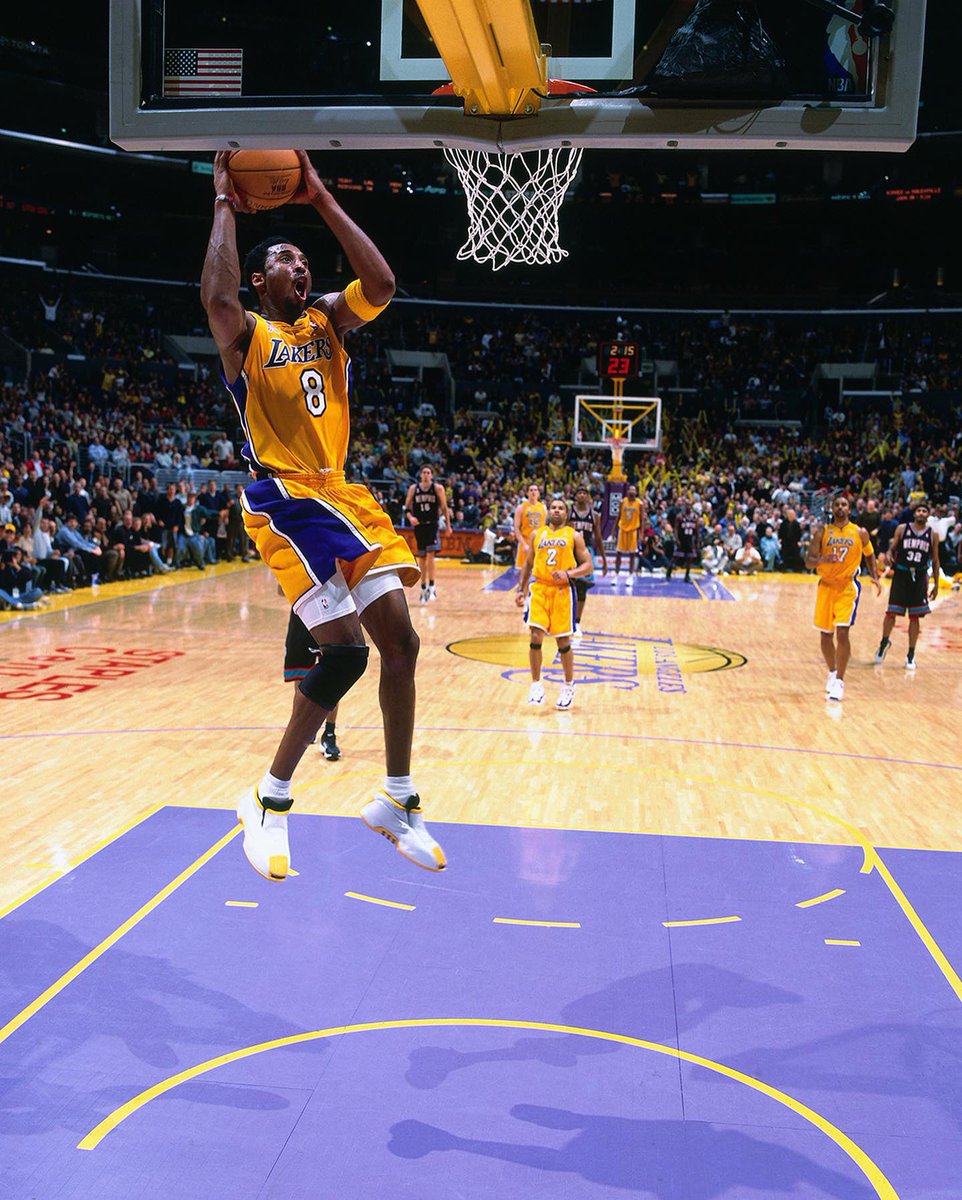 SLAMKicks's tweet photo. 1/14/2002, 56 points. The Grizzlies as a team: 81 points. #FBF https://t.co/IetHFQF8CE