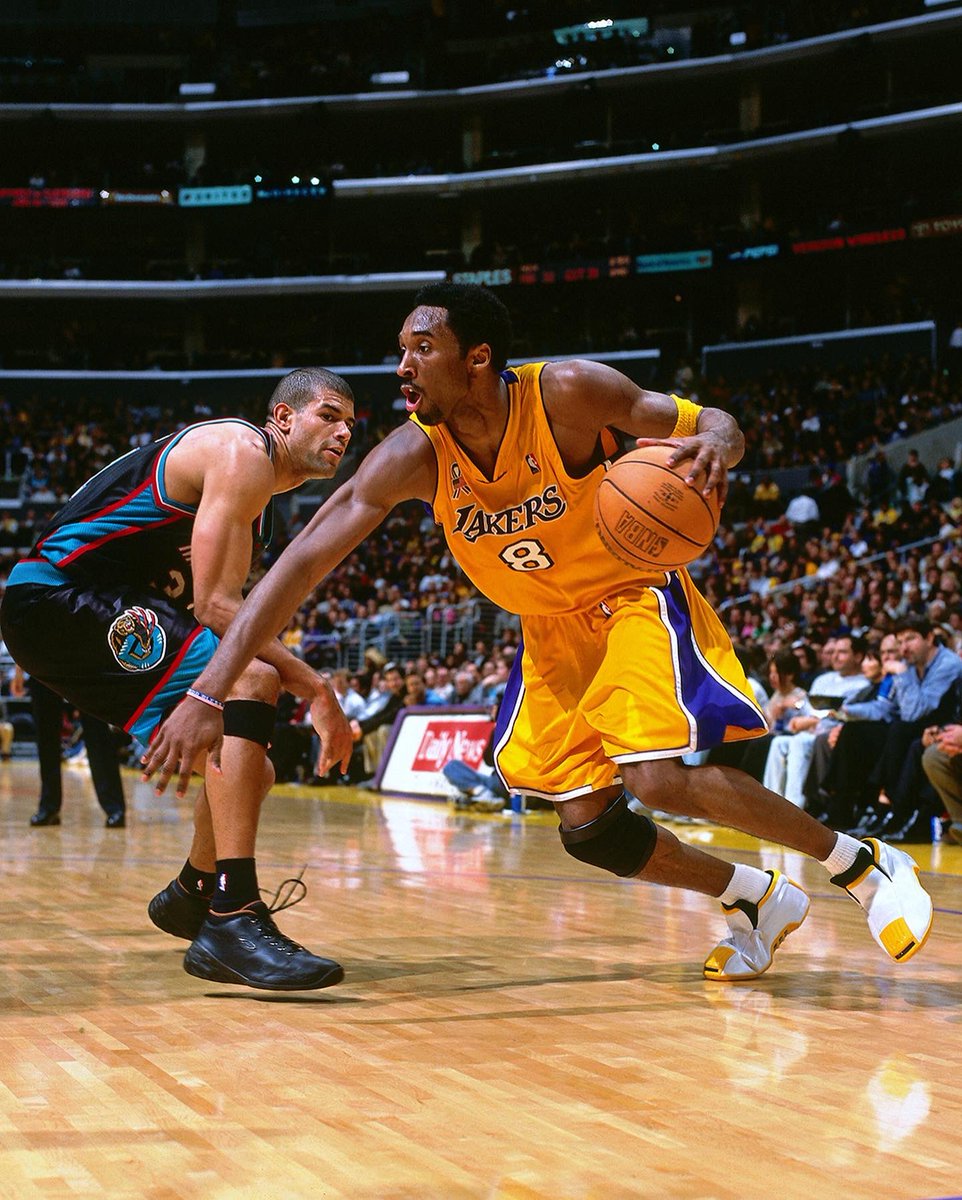 SLAMKicks's tweet photo. 1/14/2002, 56 points. The Grizzlies as a team: 81 points. #FBF https://t.co/IetHFQF8CE