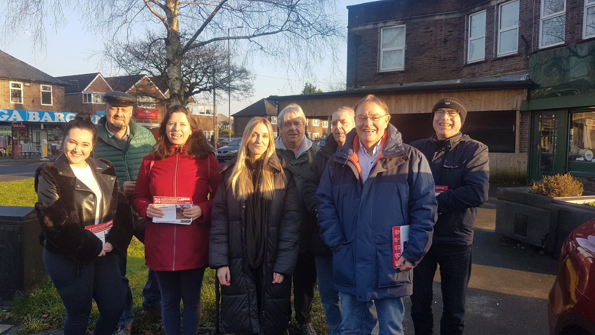 CllrAngelaMoran's tweet image. Wonderful afternoon spent on the streets of Northern Moor in the finest Manchester Labour company. Thank you all for your help today 🌹📮 Great to be out meeting and speaking to residents as always @CllrMaryM @S_A_Russell @CllrSLynch @patkarney @cllr_p