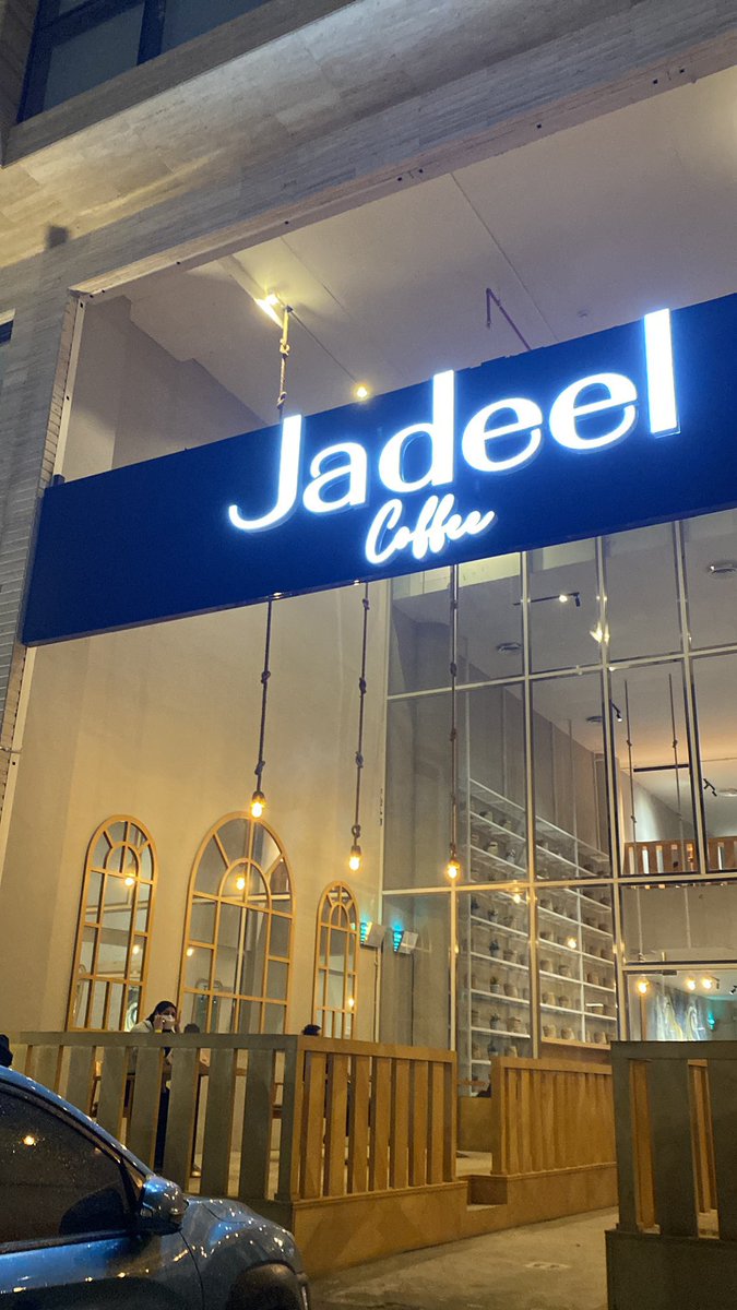 jisungphoria's tweet photo. the boulevard is open for girls!! please go &amp; show them the ticket &amp; they will let you in. there is also a charging station there! it is the safest place. please go there &amp; stay!! call the police at 999 or the ambulance at 997 🚨🚨 #STAY_SKZ_BE_SAFE
#StrayKids_in_Riyadh https://t.co/kSRC99vVOC