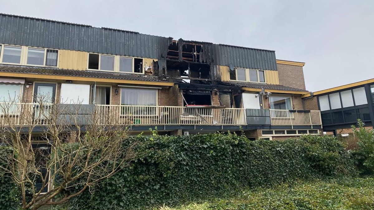 RTVNunspeet's tweet photo. Grote verslagenheid na dodelijke brand: 'Er is nog flink op zijn deur gebonsd' https://t.co/Kfk91hQc3E https://t.co/u09h7FLOIH