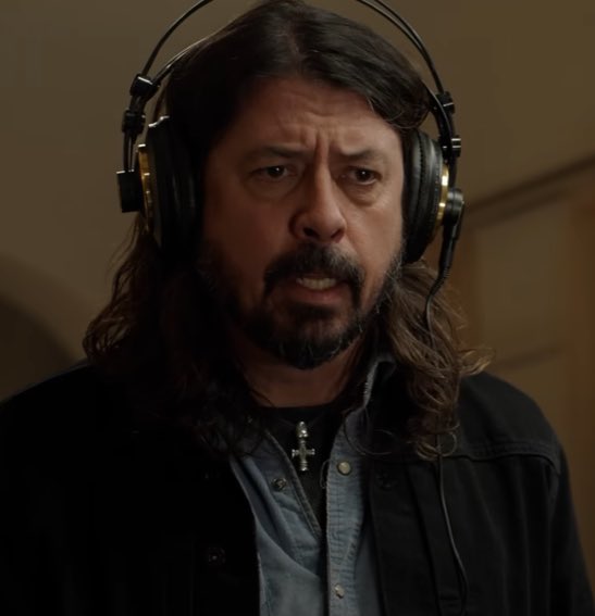 Happy 53 birthday to the Nirvana drummer and Foo Fighters leader Dave Grohl! 
