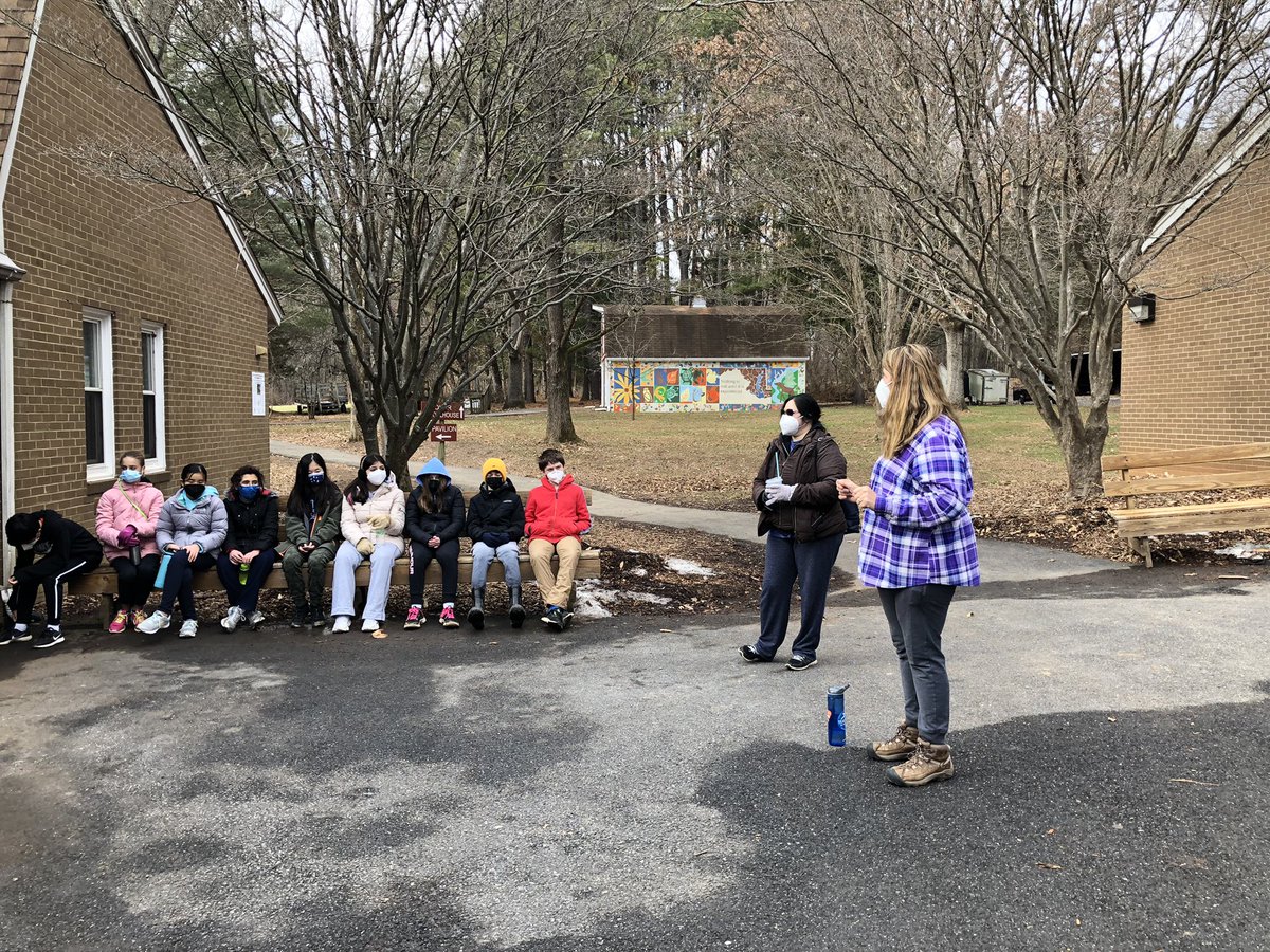CabinJohnMS's tweet image. All warmed up at lunch and are ready for an afternoon of adventures outside with ‘predator and prey’ and ‘exploring the watershed’ @MCPSOutdoors 
#cjms #funoutdoors #gotscience