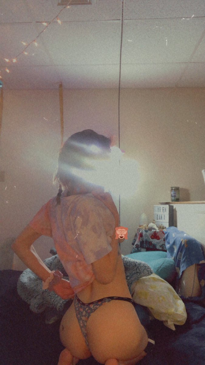 Swalay19's tweet photo. Wanna see more of my tight little body? Click on the link 😜 https://t.co/2PUbYJgK6g https://t.co/WzppZDR28j