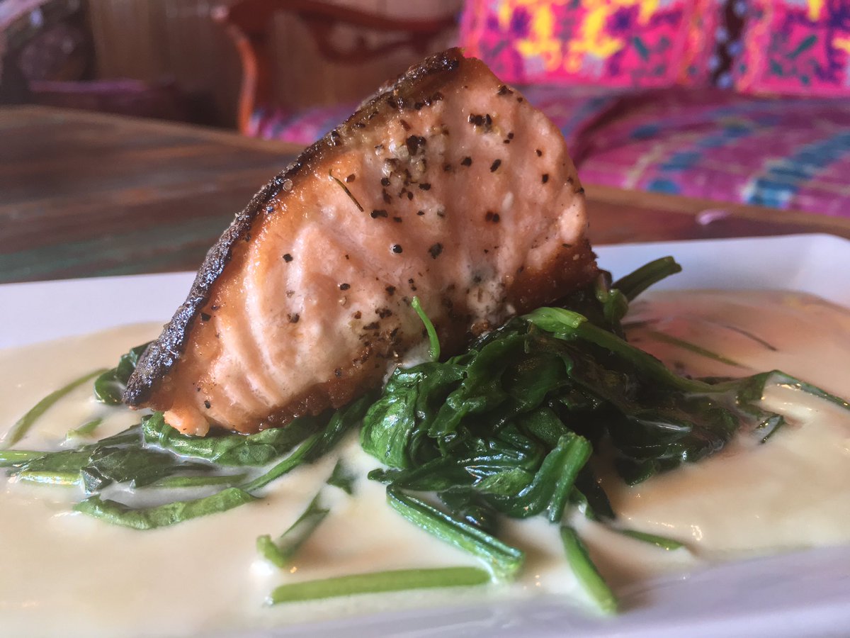 PinefishPhilly's tweet photo. Restaurant Week 3-course prix fixe $40 menu, through Friday, January 21.
#CCDRW #CenterCityDistrictRestaurantWeek #CenterCityDistrict #crsipyskin #salmon #pinefish https://t.co/8woxQRQ4uD
