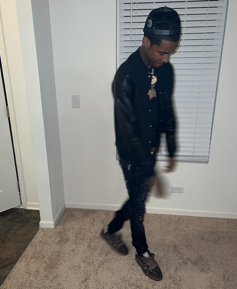LilReese300's tweet photo. Never cared bout what a mf think or say just play wit the right ☝️.. https://t.co/bkRxHO7DMc