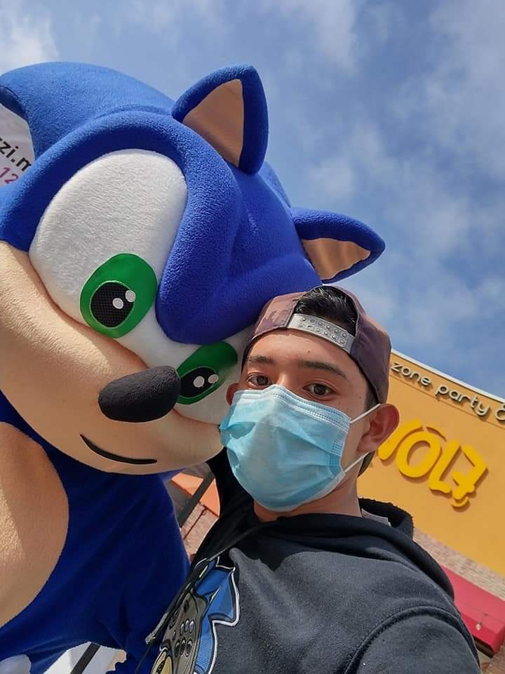PelnArce23's tweet photo. #SonicFrontiersEsLat 

@sonic_hedgehog  y @sonic_latam te quiero con todo mi corazón, amo tus juegos y al igual que muchos fans de esta parte del charco, quisiera que mi ejemplo de vida y personaje favorito de los videojuegos tuviera doblaje en latino en los juegos, gracias Tqm https://t.co/6yVR0NdAXY